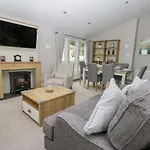 Cayton Pines